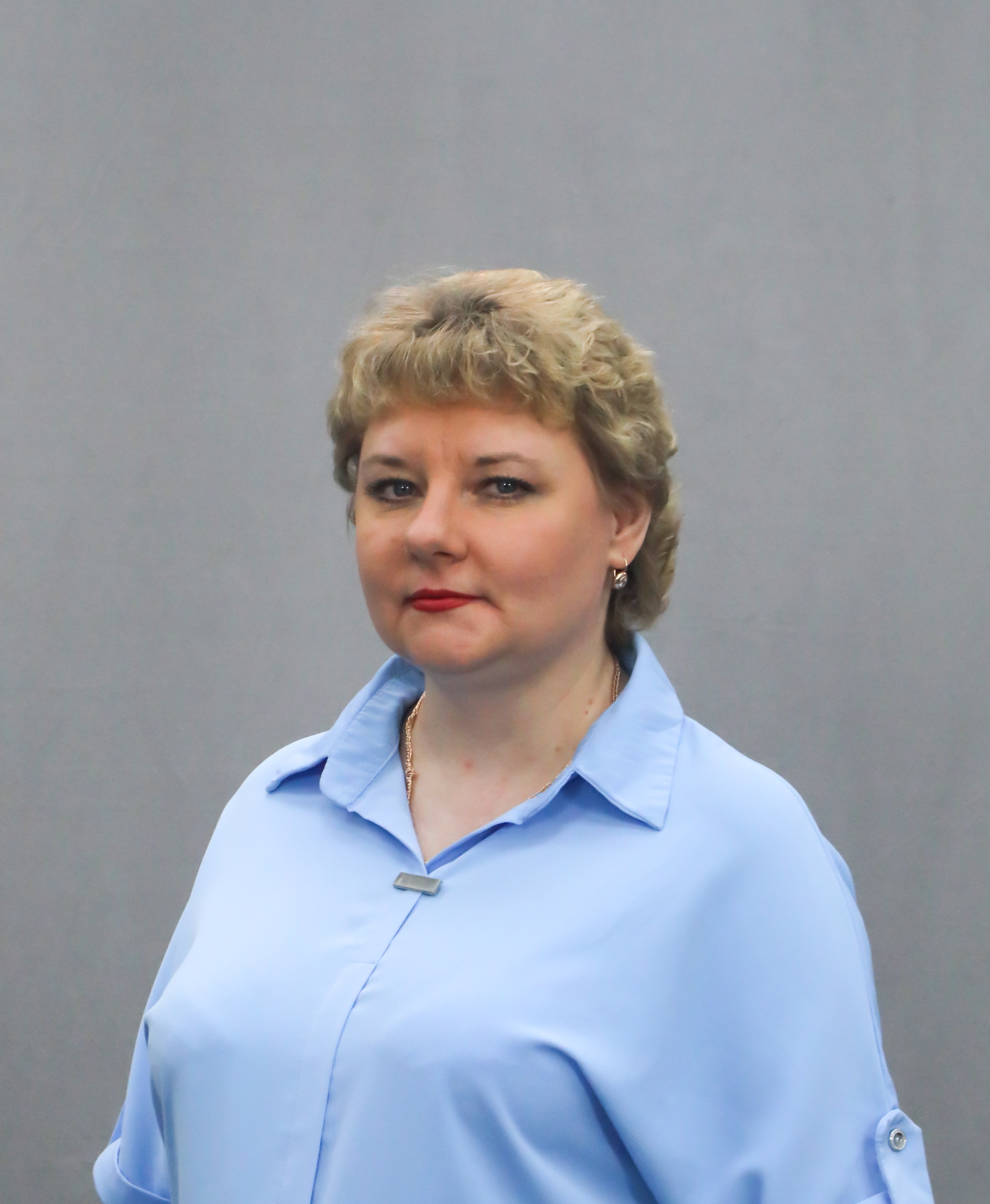Ирина Апухтина